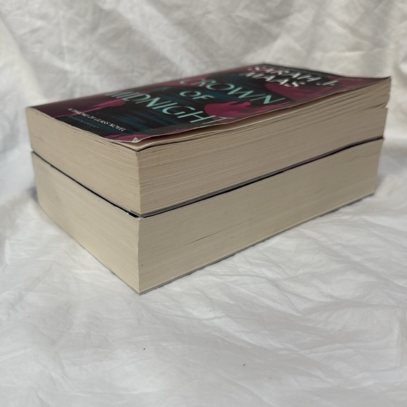 Throne of Glass Series: Crown of Midnight and Empire of Storms by Sarah J. Maas - Picture 6 of 11